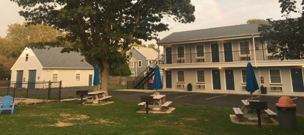 The Blue Inn At North Fork East Marion Exterior photo